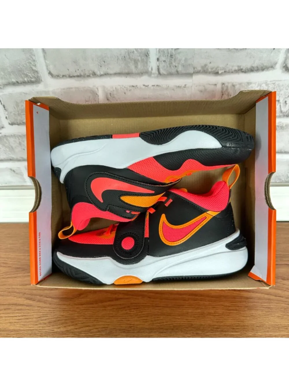 ⭐Nike Team Hustle D 11 GS Youth Sz 4Y Basketball Shoes Orange Sneaker DV8996-001